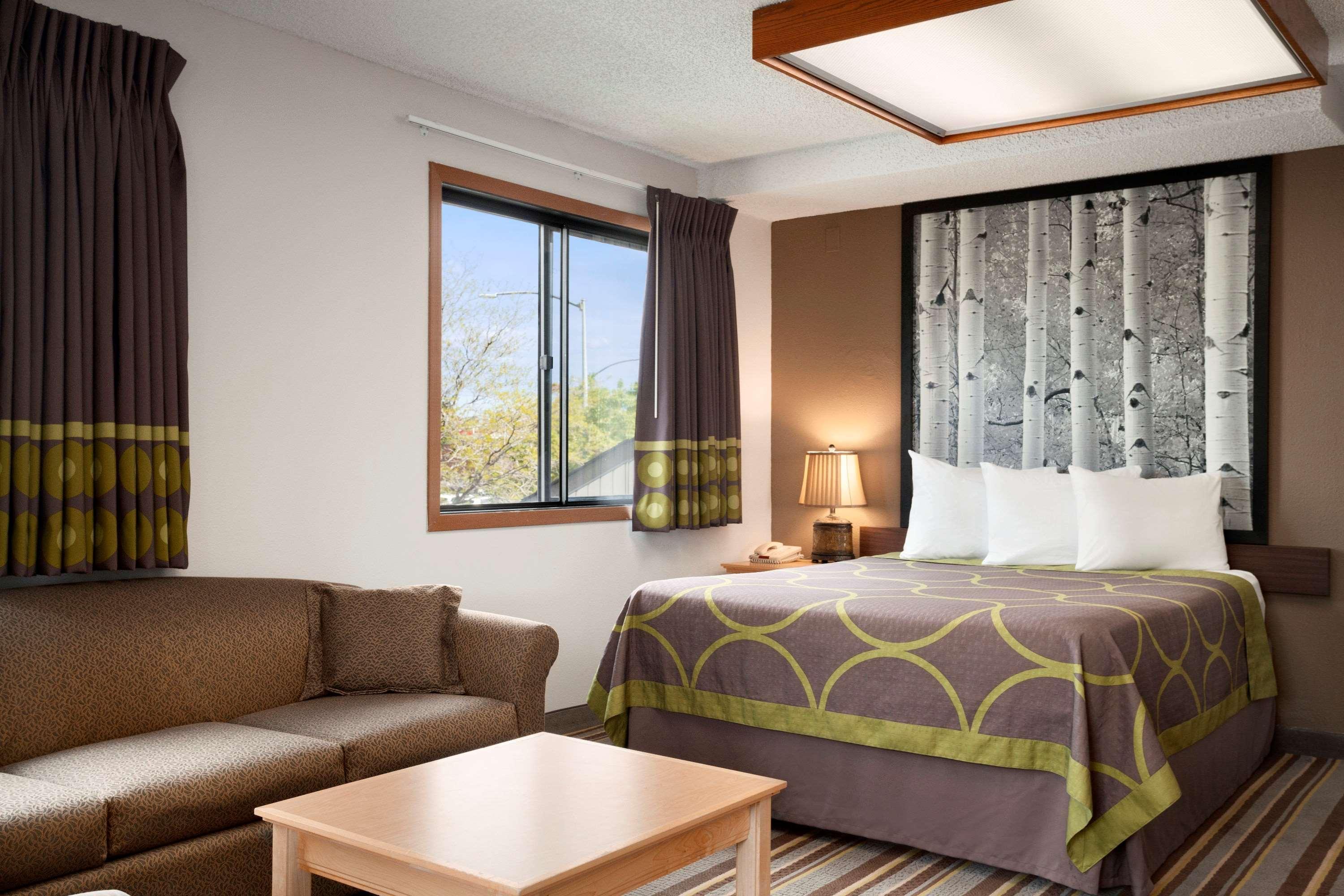 Super 8 by Wyndham Westminster Denver North Exterior foto