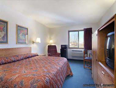 Super 8 by Wyndham Westminster Denver North Exterior foto